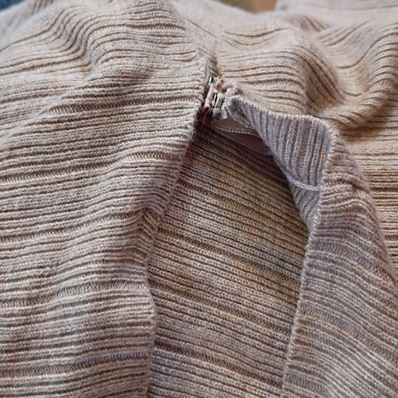 WHBM Neutral Cocoon Dolman Knit Top Medium V Neck Oversized Minimalist Capsule - Picture 10 of 11